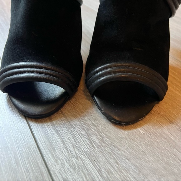 Joe's Jeans Black Peep Toe Heels Size 8.5 Leather & Suede Back Tassel Zipper - Picture 6 of 13